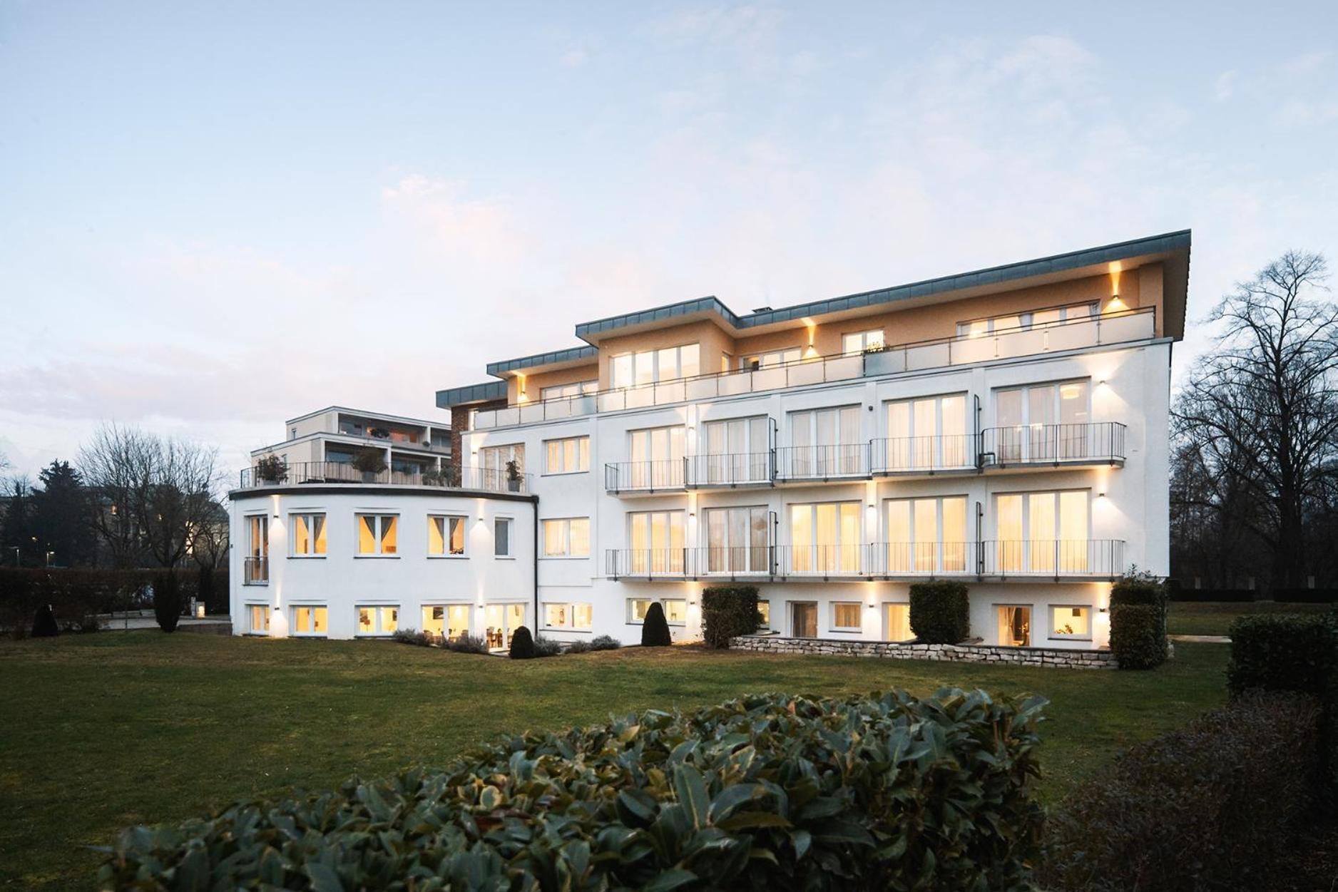 Hotel Vier Jahreszeiten Therme & Kliniken Bad Krozingen Naehe Freiburg & Schwarzwald Ideal Fuer Wellness Kur & Business Ausfluege 24H Check In- Wlan & Parken Gratis Exterior foto