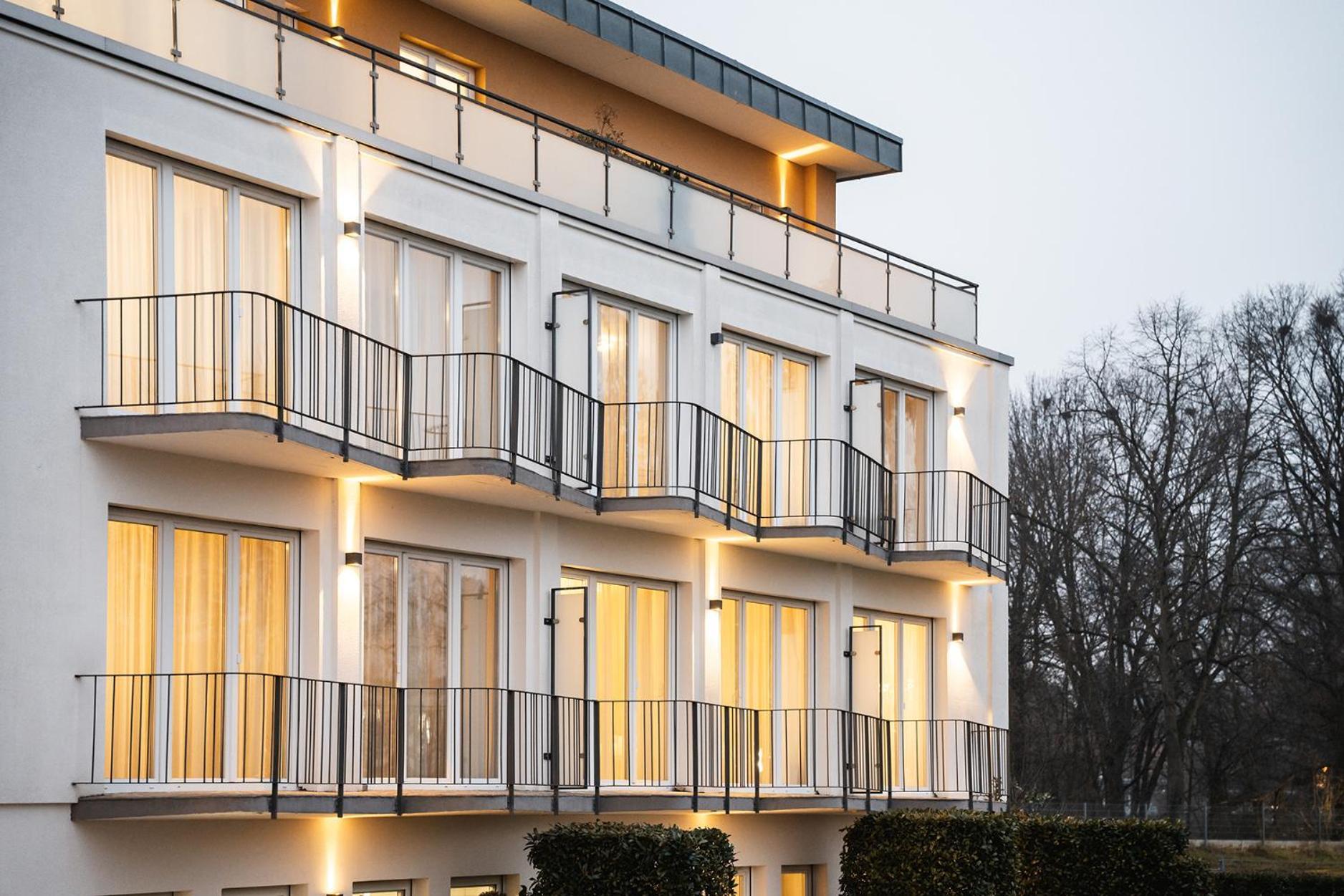 Hotel Vier Jahreszeiten Therme & Kliniken Bad Krozingen Naehe Freiburg & Schwarzwald Ideal Fuer Wellness Kur & Business Ausfluege 24H Check In- Wlan & Parken Gratis Exterior foto