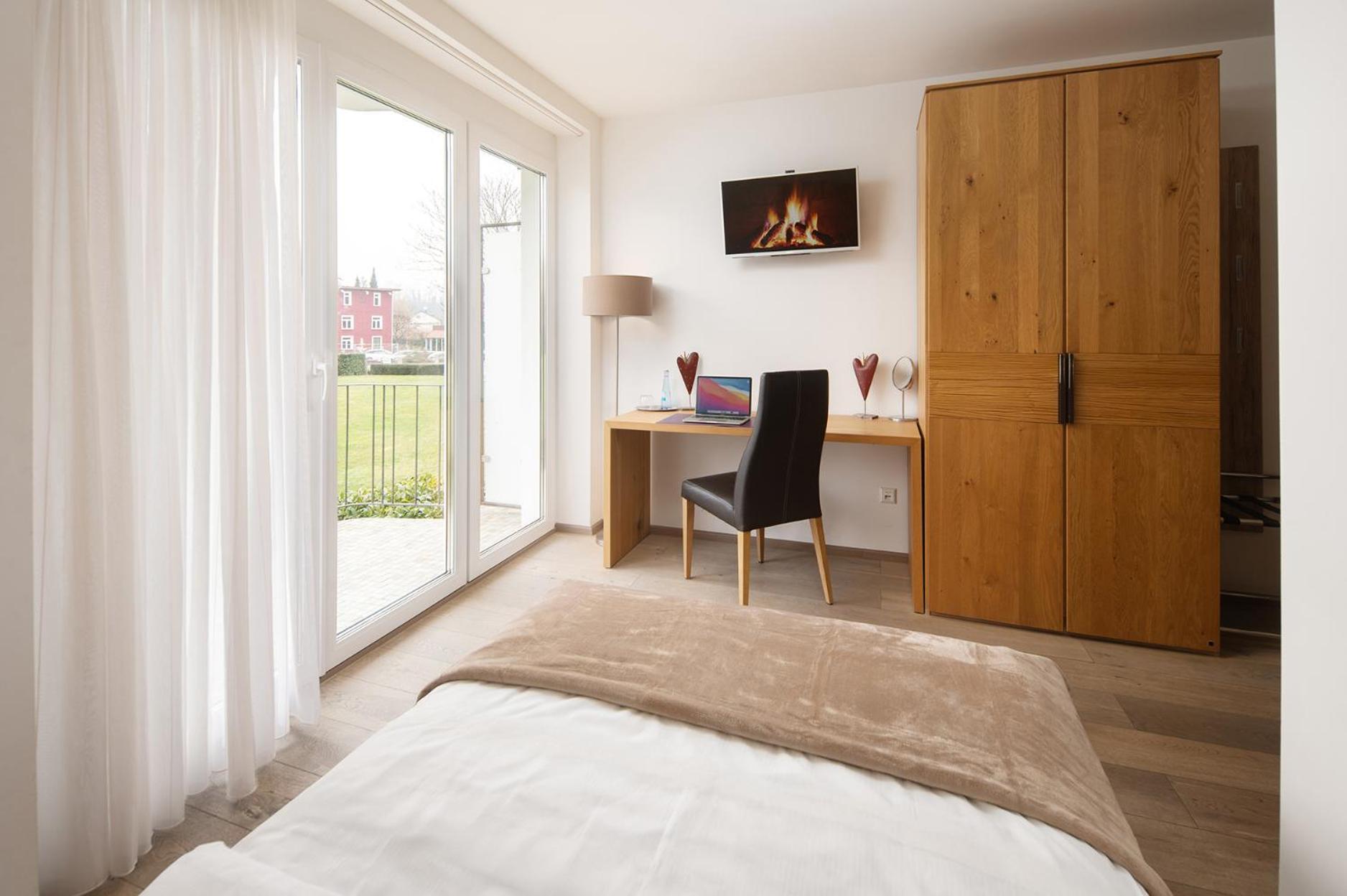 Hotel Vier Jahreszeiten Therme & Kliniken Bad Krozingen Naehe Freiburg & Schwarzwald Ideal Fuer Wellness Kur & Business Ausfluege 24H Check In- Wlan & Parken Gratis Exterior foto