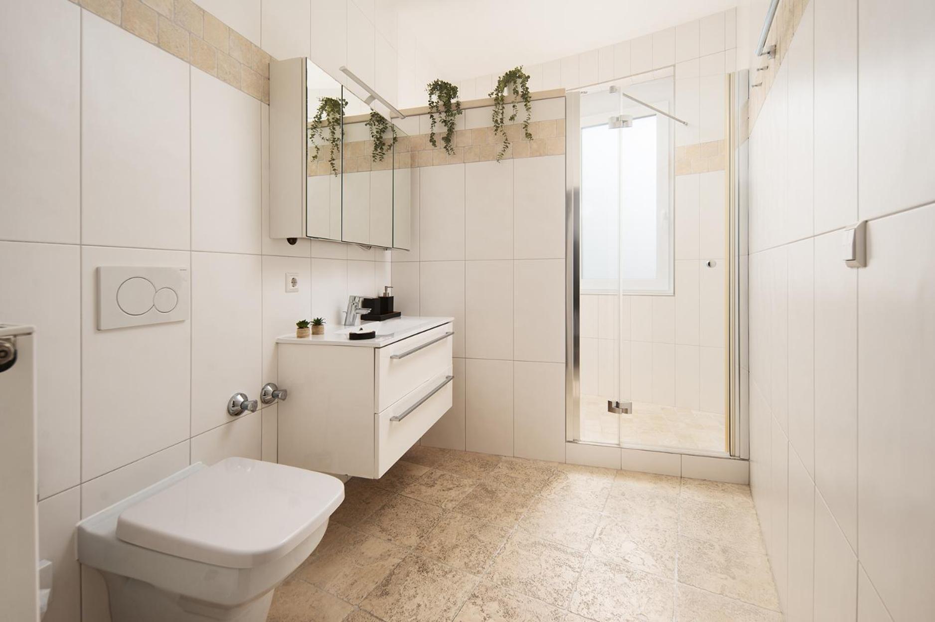 Hotel Vier Jahreszeiten Therme & Kliniken Bad Krozingen Naehe Freiburg & Schwarzwald Ideal Fuer Wellness Kur & Business Ausfluege 24H Check In- Wlan & Parken Gratis Exterior foto